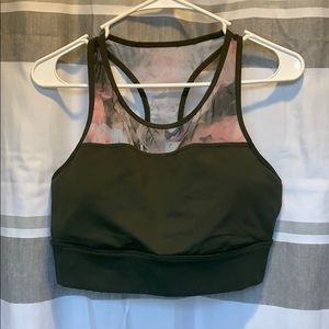 Athletic crop top/sports bra